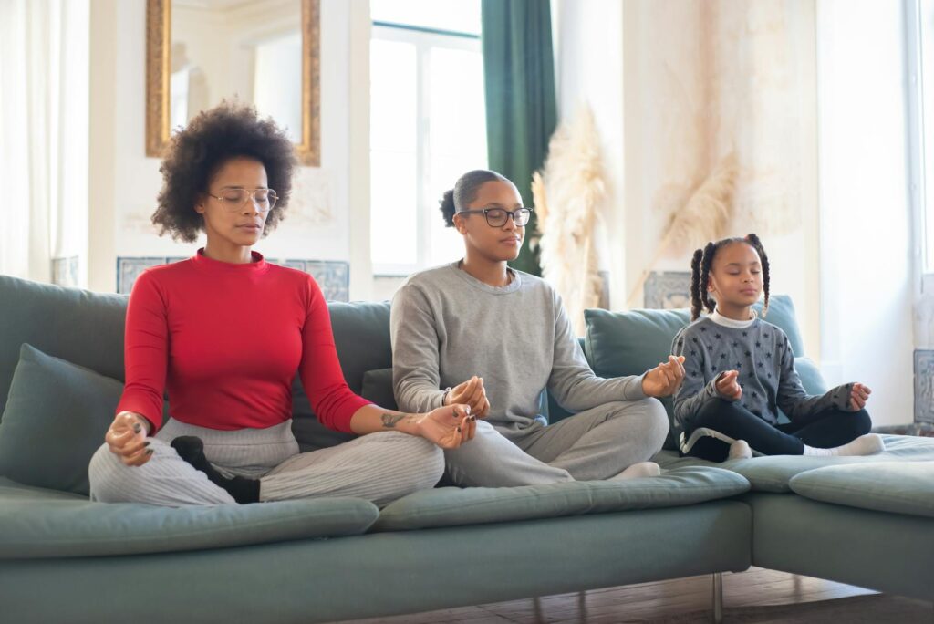 Criando Um Espaço para a Calma em Família com Meditação